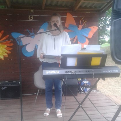 Indra Marija Dolģe (Dzejniece). Viņas dzejolis "Manai Latvijai" - tapis dziesmai.