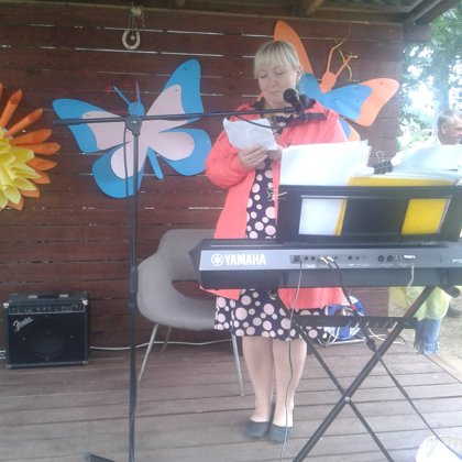 Raksta dzeju, bet nepublicē.