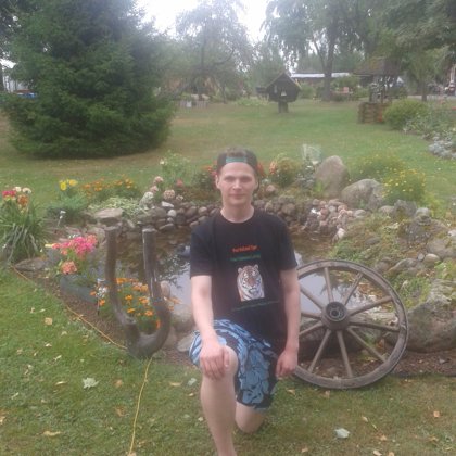 Priekš pasākuma izgatavoju savu personīgo t-kreklu ar uzrakstu....