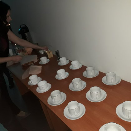 Pirms un pēc pasākuma kafiju vai tēju varēja iemalkot